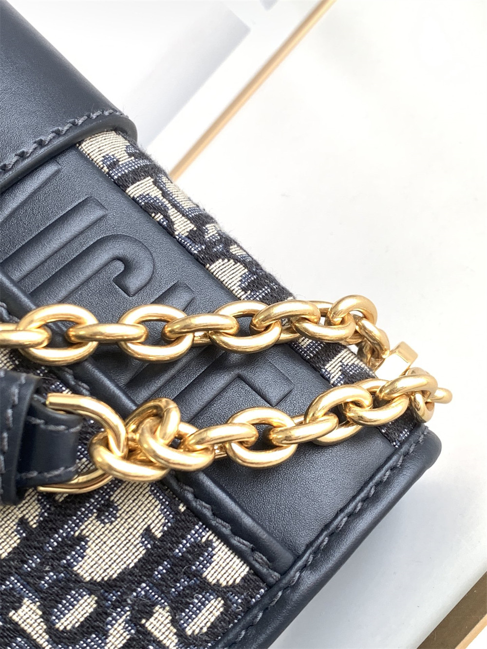 D*or 30 montaigne east-west bag with chain blue D*or oblique jacquard 25x16.5x8 cm