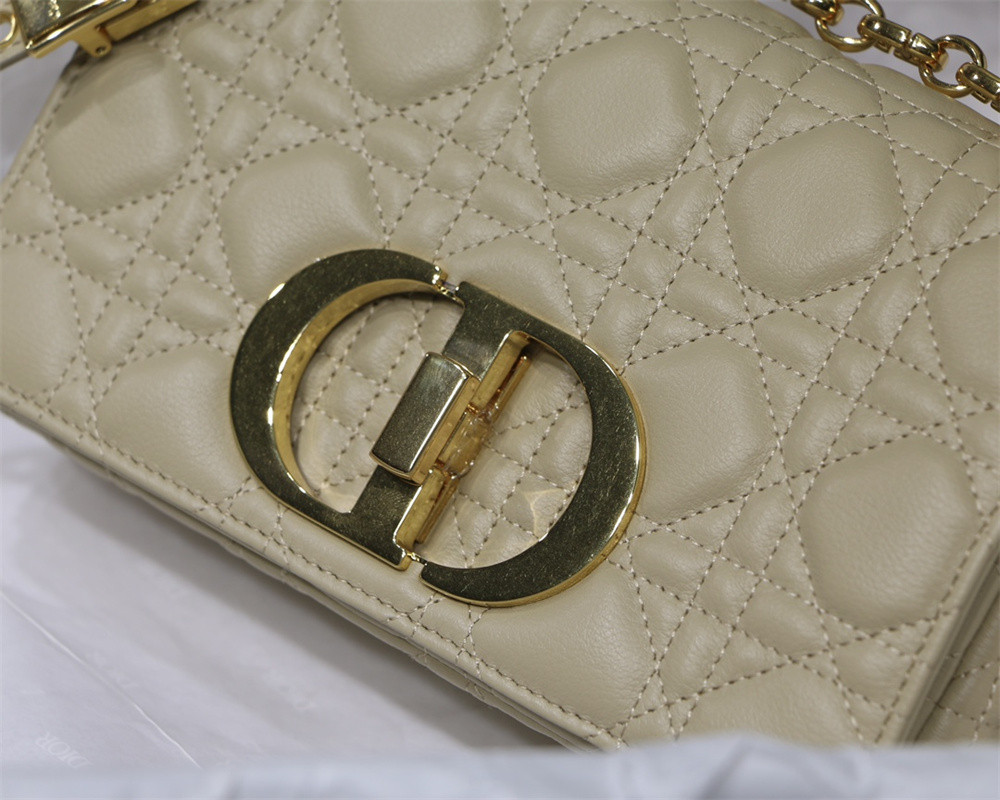 small d*or caro bag beige S*pple cannage calfskin 20 x 12 x 7 cm
