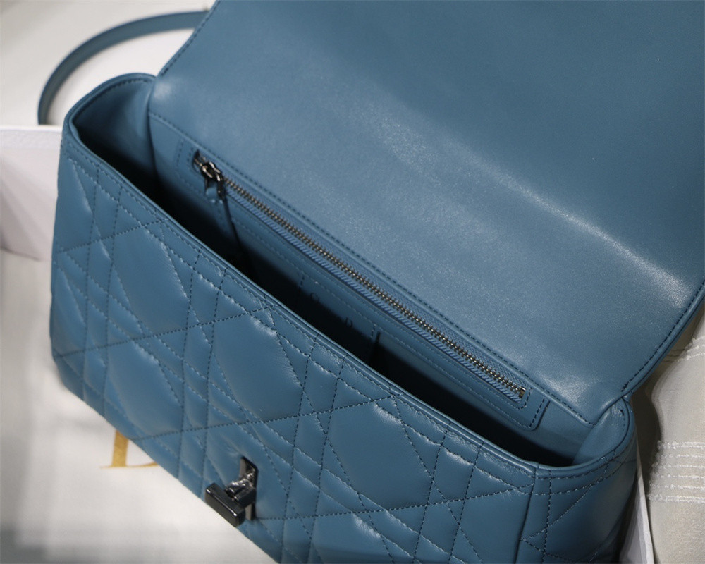 large d*or caro bag navy S*pple cannage calfskin with silver hardware 29 x 18 x 10 cm