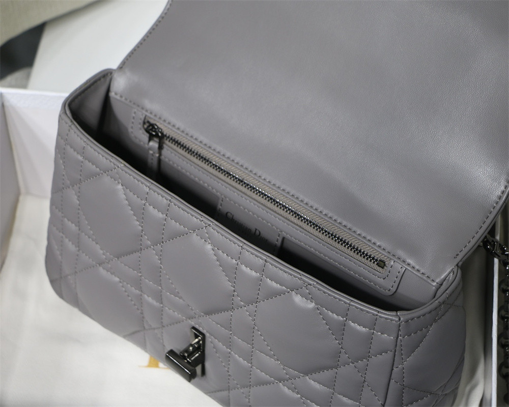 medium d*or caro bag grey S*pple cannage calfskin with silver hardware 25.5 x 15.5 x 8 cm