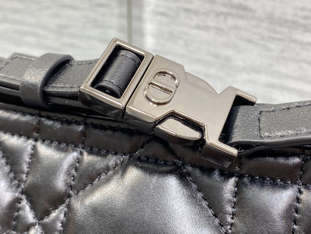 medium D*or travel nomad pouch black
