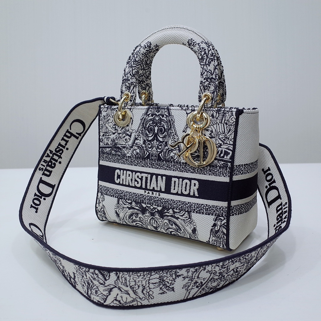 medium D*or lady d-lite bag 24 x 20 x 11 cm