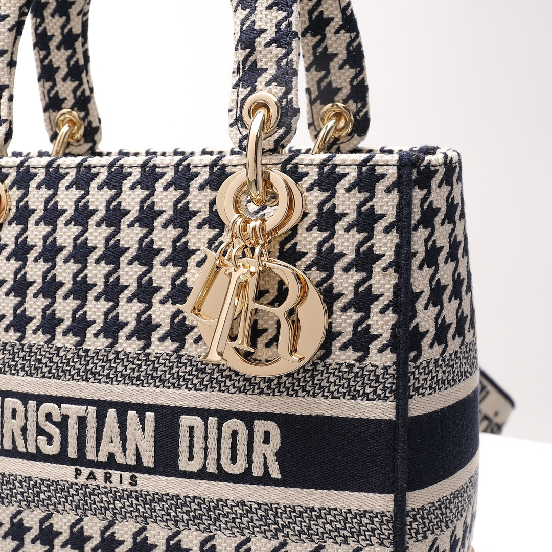 medium D*or lady d-lite bag 24 x 20 x 11 cm