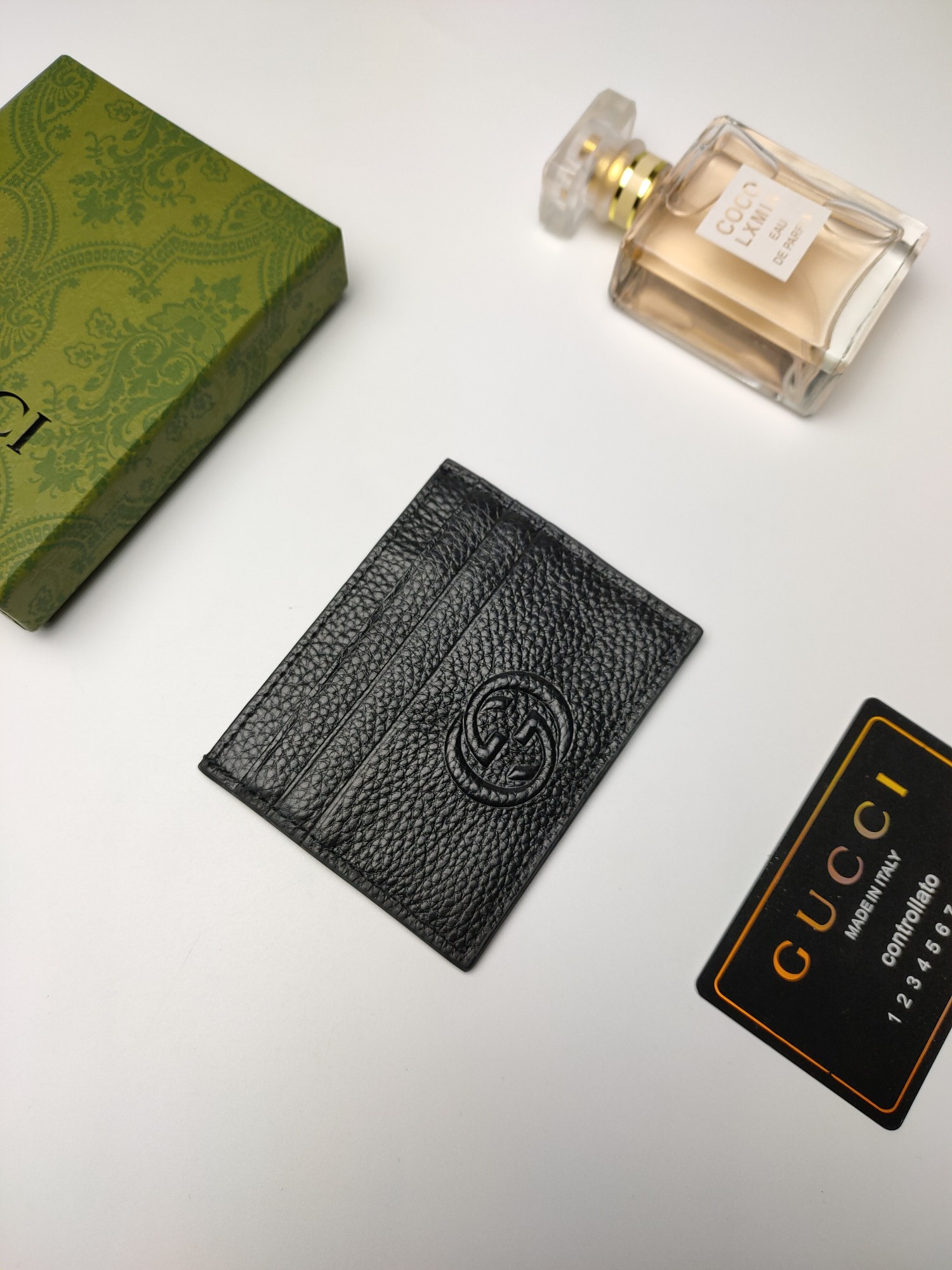 G*u*i gg  card case wallet