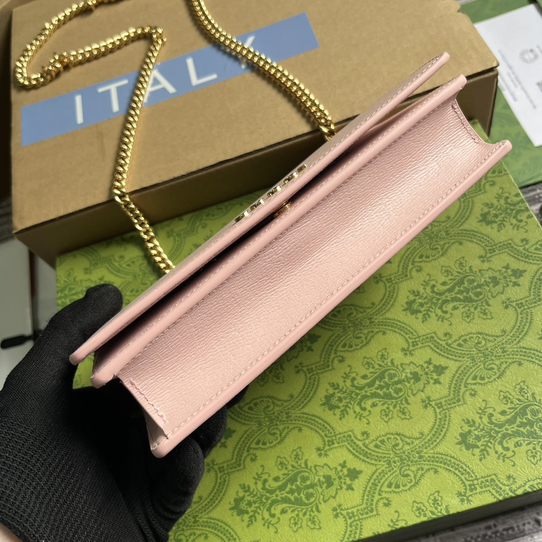 chain wallet with G*u*i script pink 7.8"w x 5"h x 1.6"d