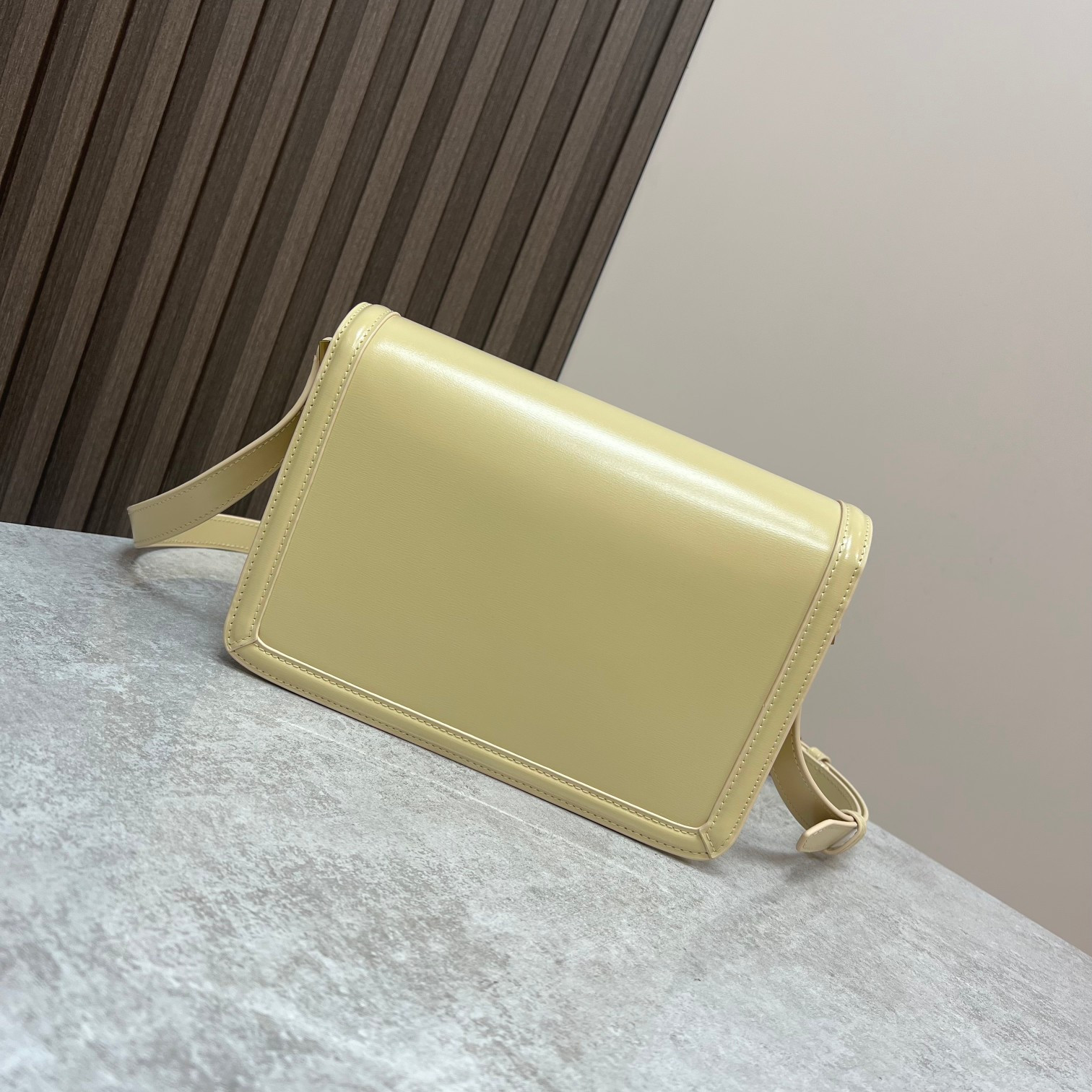 y*l solferino medium satchel in box Sa**t Lau*nt yellow 9.1 x 6.3 x 2.4 inches