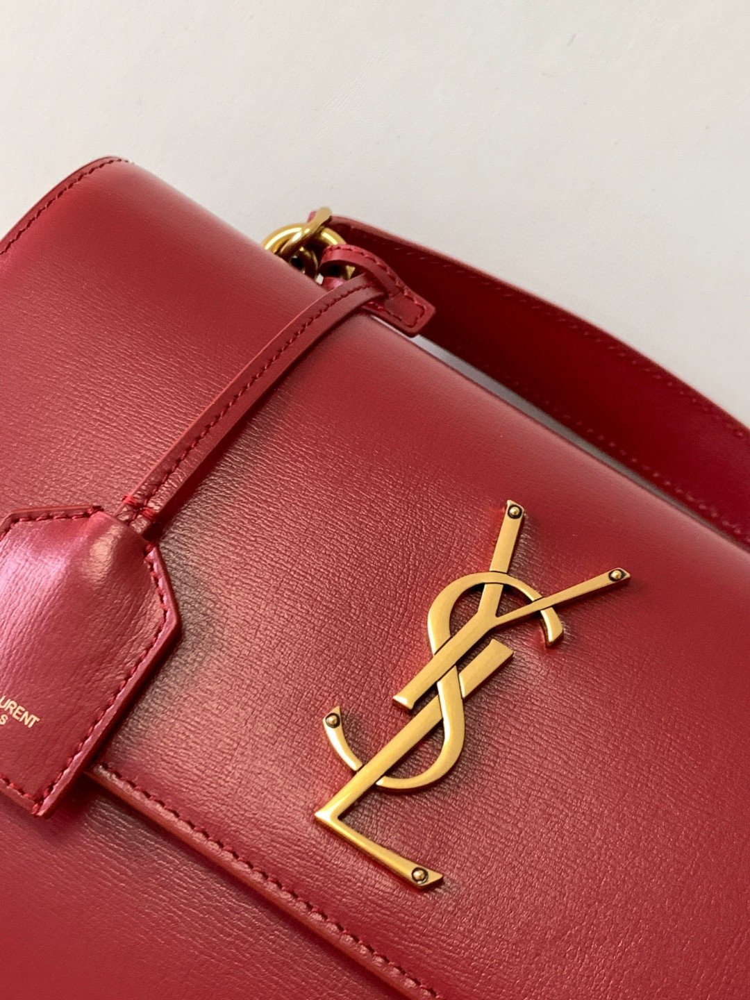 Y*L sunset large in smooth leather red 10.6 x 7 x 3.1 inches