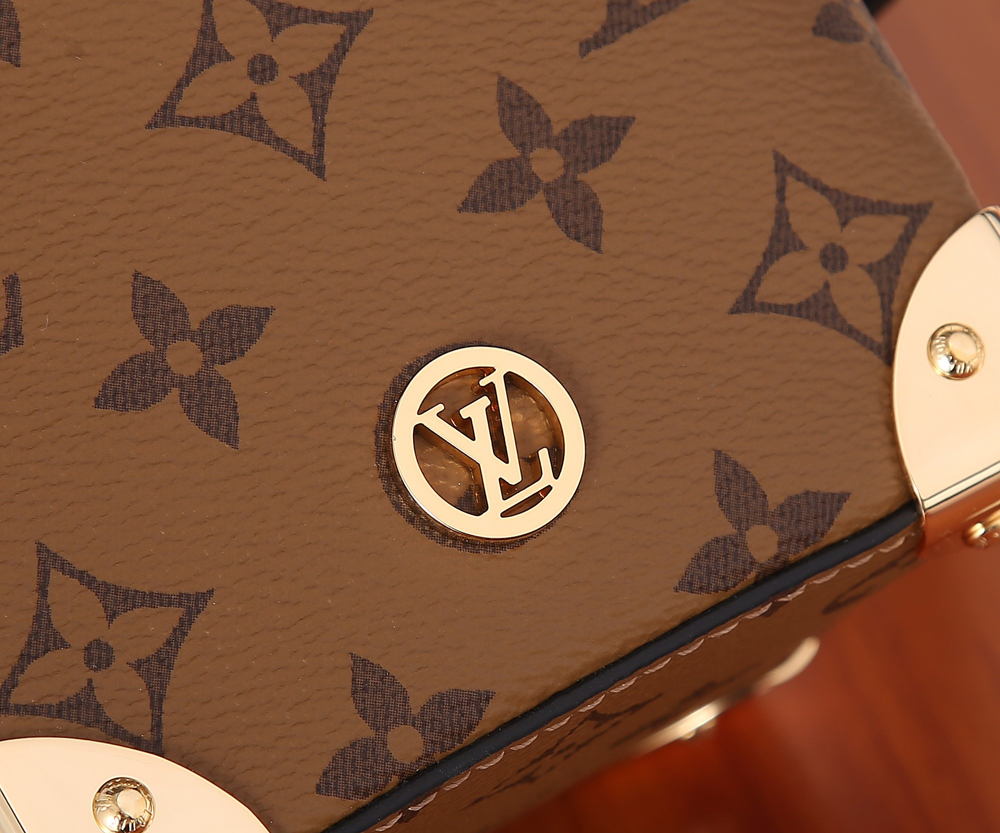 LV M82885 Zjs jh Online Only 11.5x11.5x11.5 CM