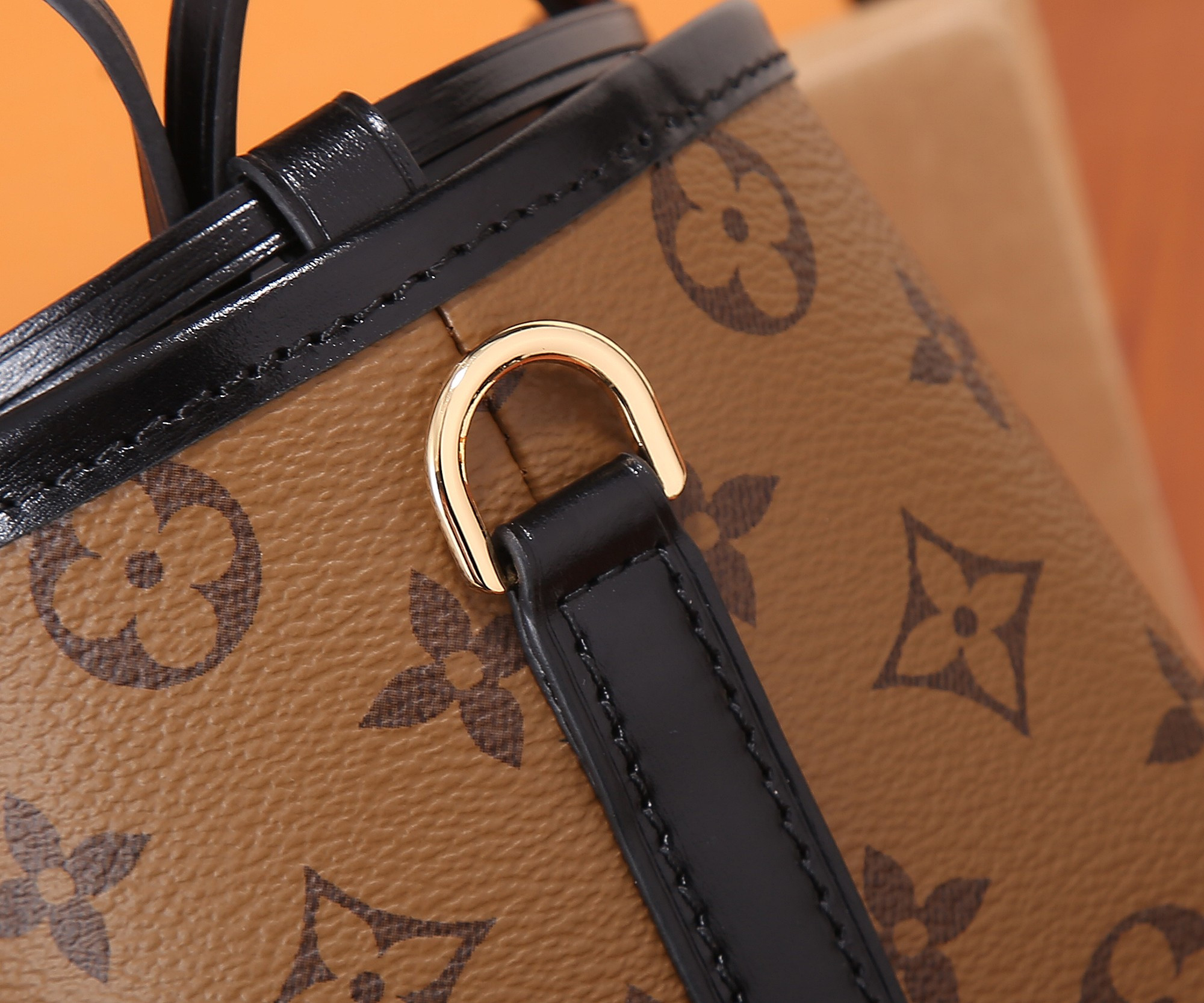 LV M82885 Zjs jh Online Only 11.5x11.5x11.5 CM