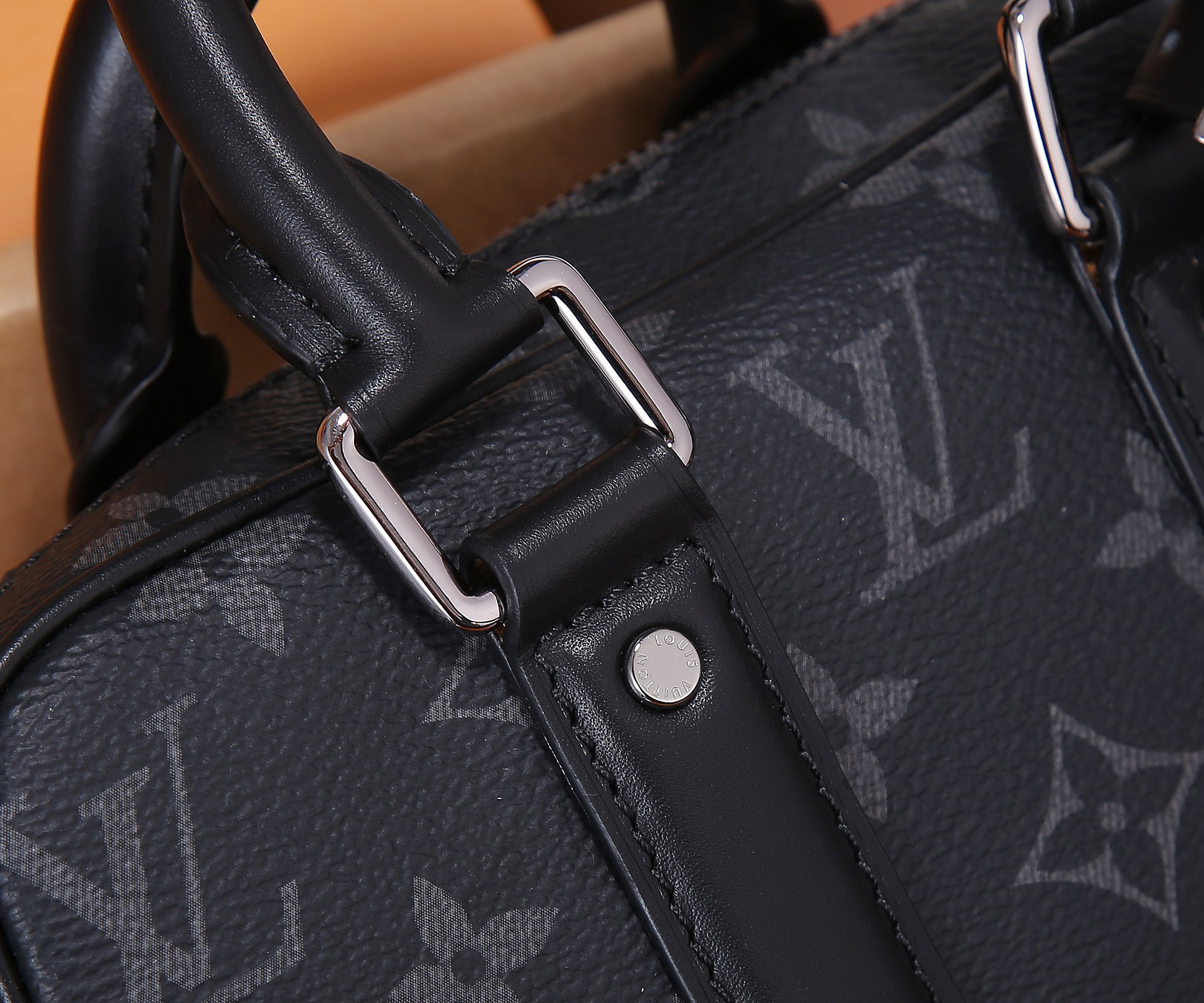 LV M82770 Nano Porte Documents Voyage 20 x 13 x 5.5 cm