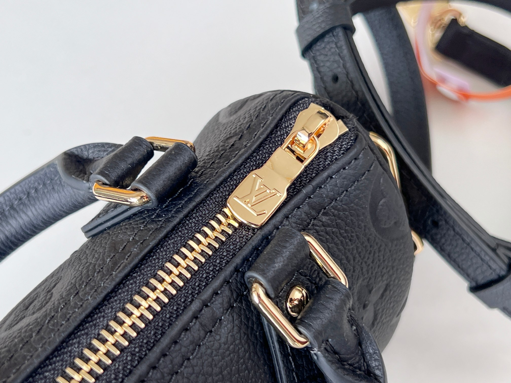 LV Nano Speedy M82450 16 x 11 x 9 CM