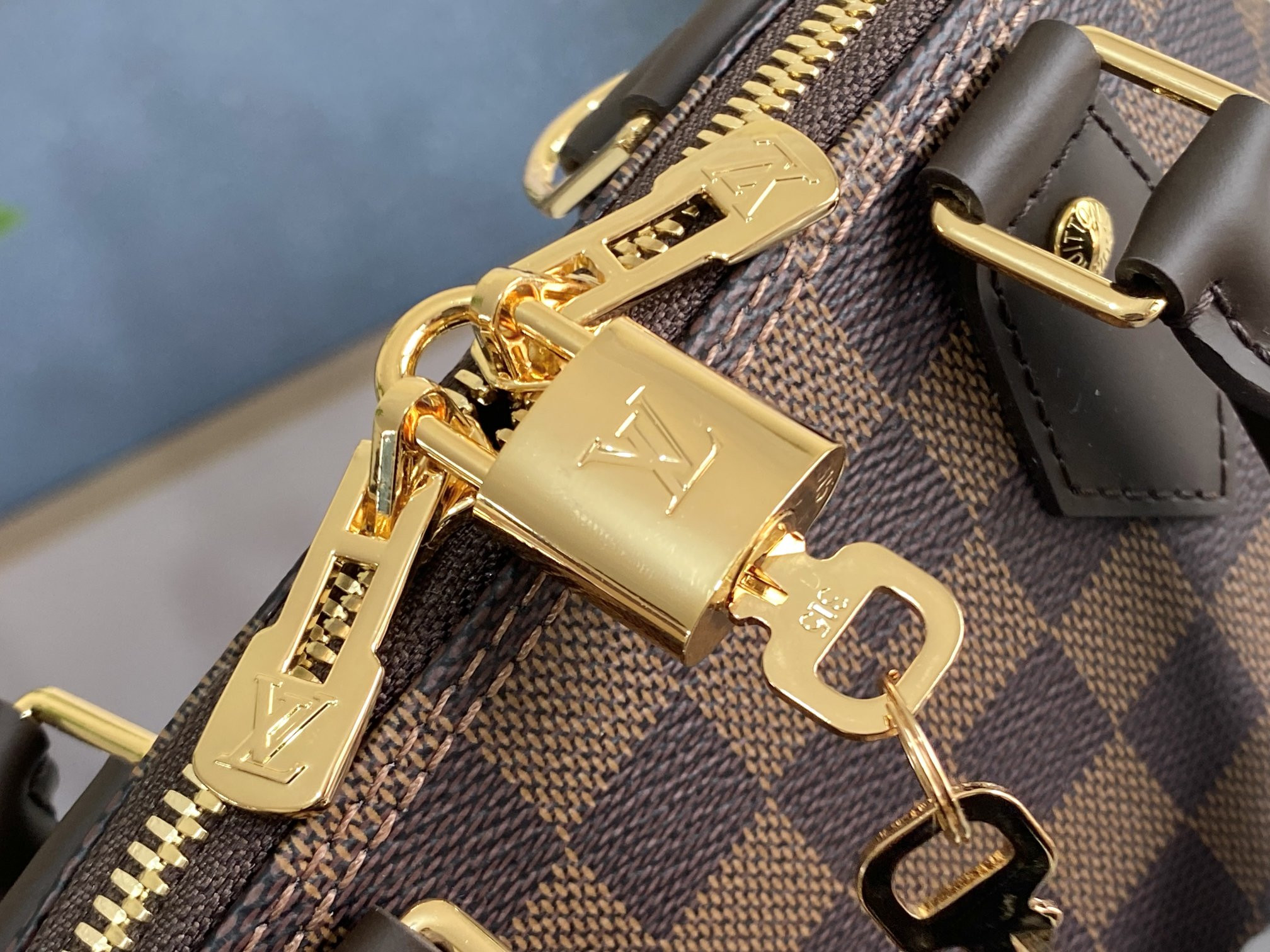 LV N41221 Alma BB 9.3 x 6.9 x 4.5 inches
