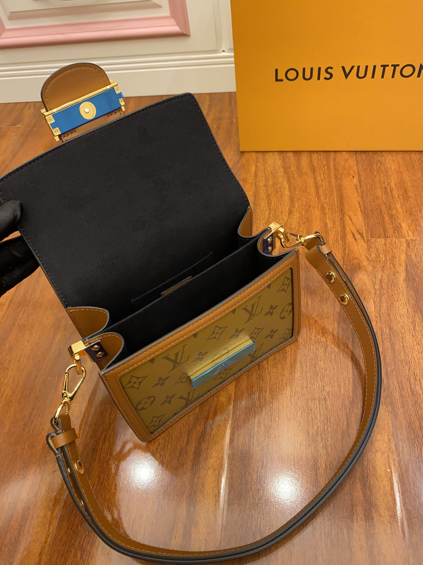 LV M44580 MINI DAUPHINE 7.9 x 5.9 x 3.5 inches