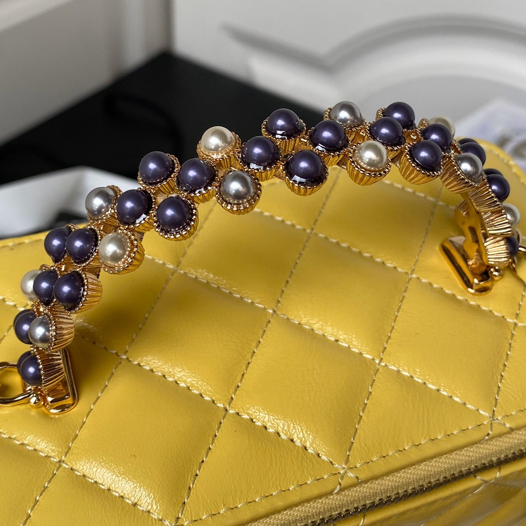 Ch*el 24p chain leather square box shoulder bag yellow 16x10x8cm