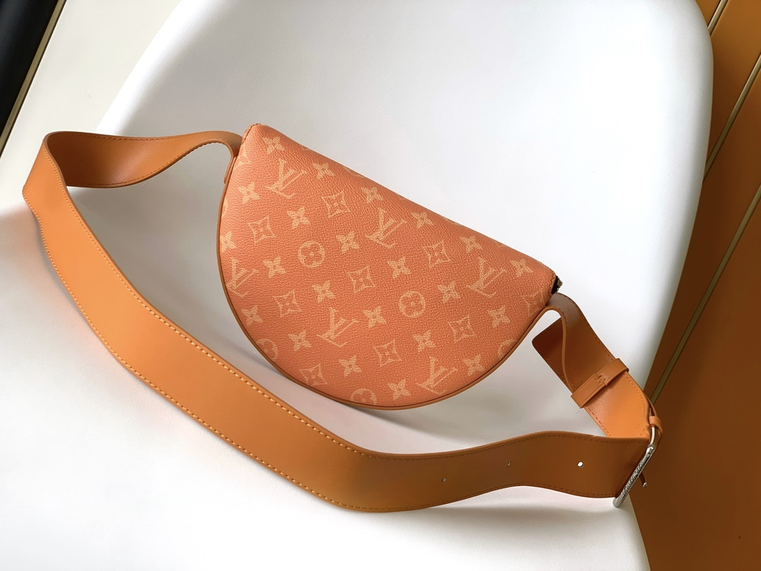 LV M31029 Moon Crossbody 9.6 x 6.3 x 1.8 inches