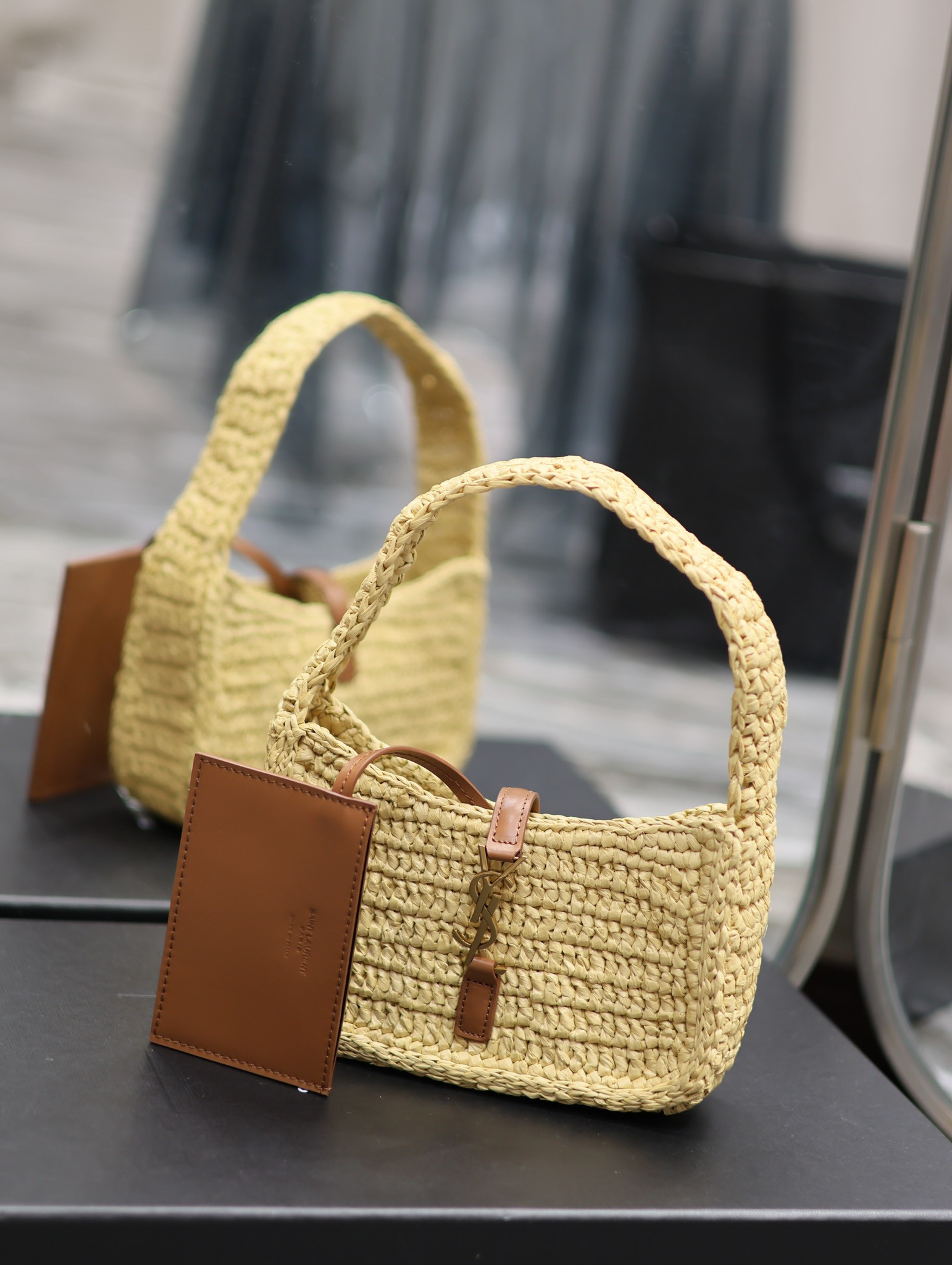 Y*L le 5 À 7 mini in raffia color natural 7.5x4.5x1.8 inches