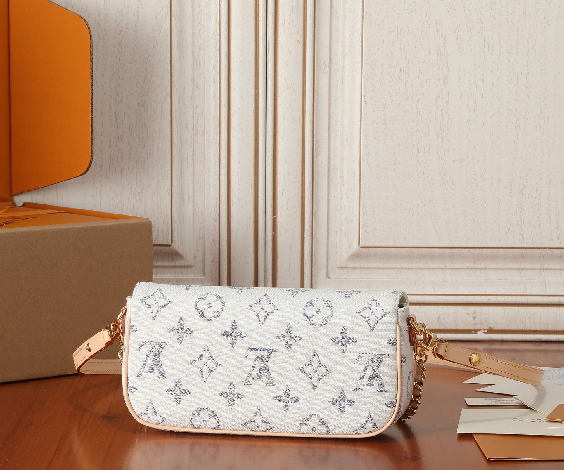 LV Wallet on Chain Ivy M83499 9.3 x 4.7 x 1.7 inches