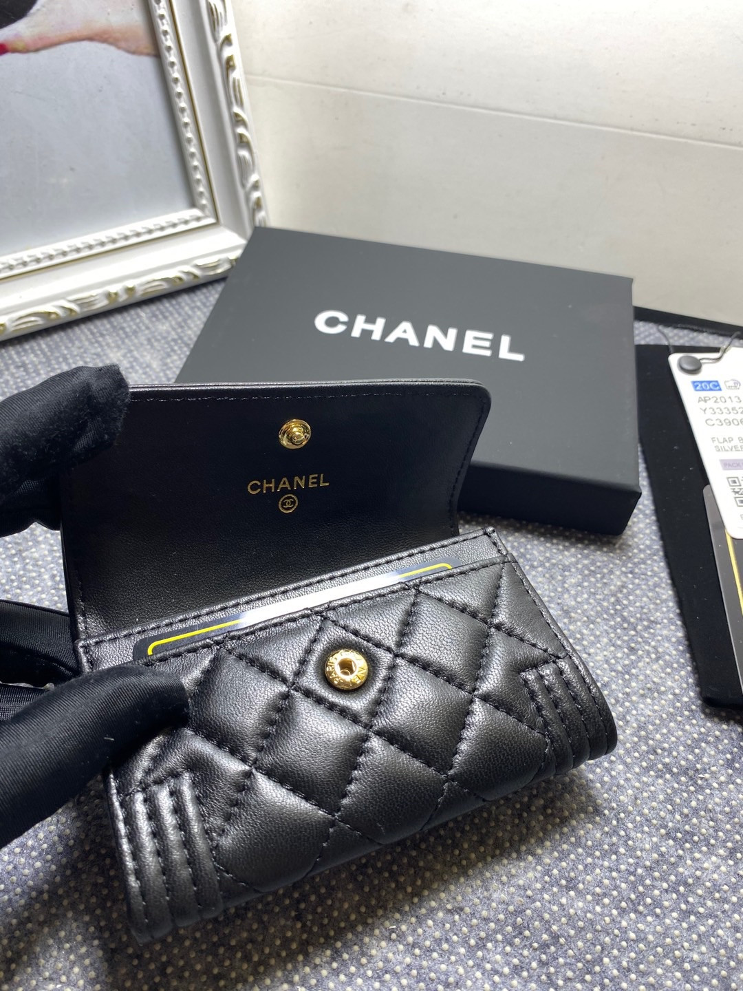 Ch*el flap wallet 12-7cm