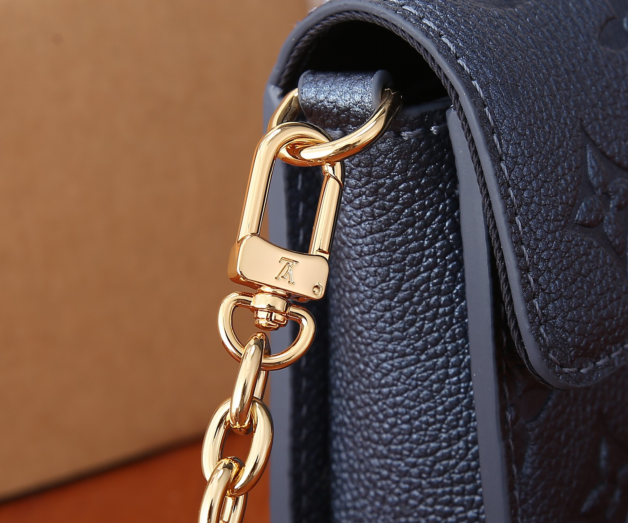 LV Wallet On Chain Métis M82671 7.5 x 4.3 x 2.2 inches