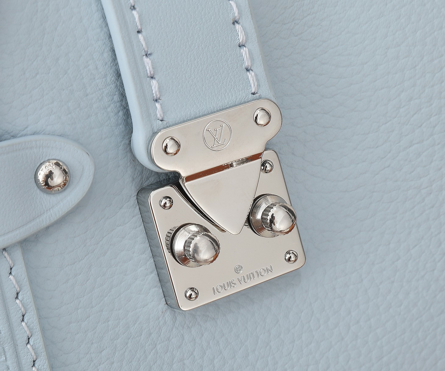 LV Side Trunk PM M25067 7.1 x 4.9 x 3.1 inches