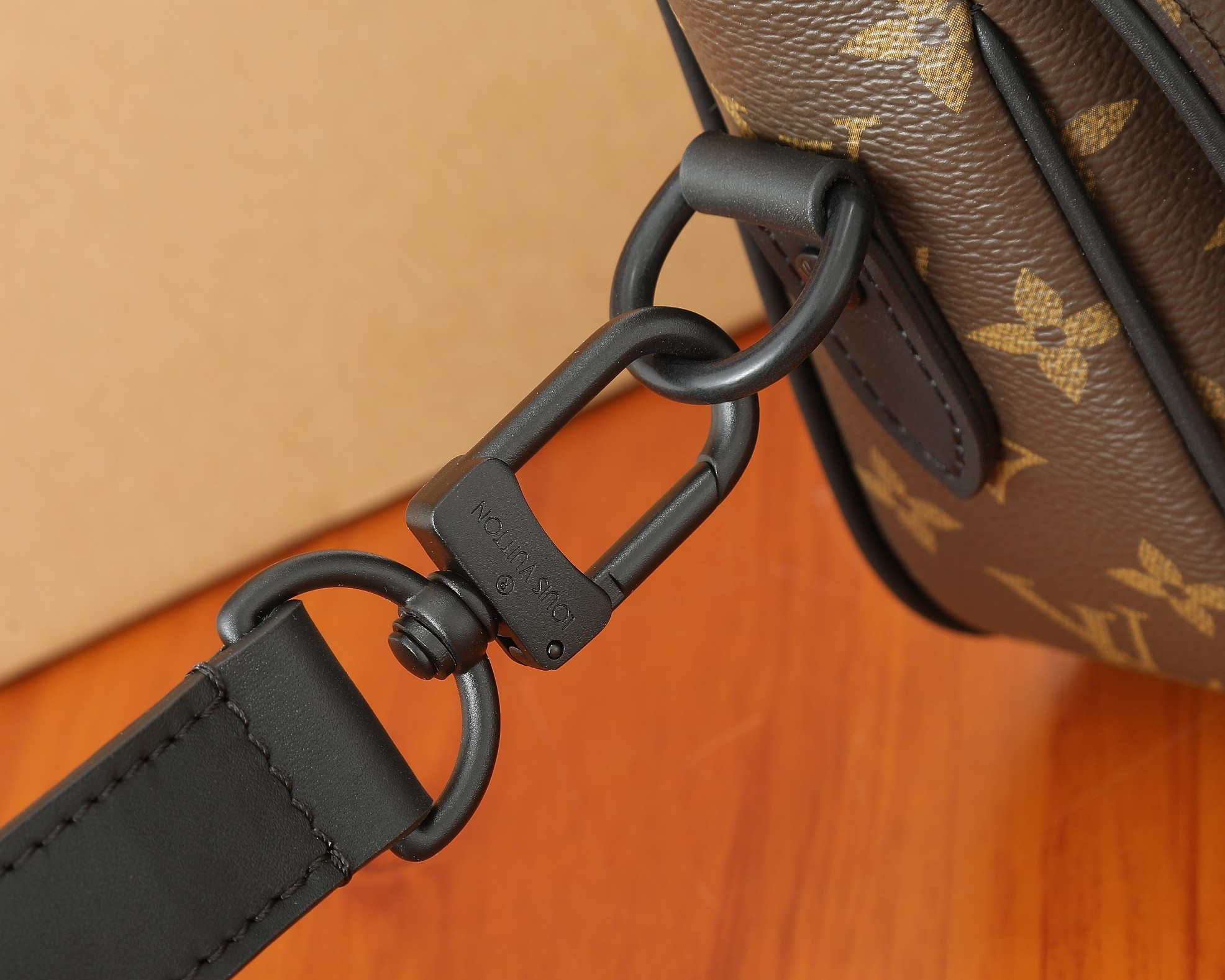 LV Montsouris Messenger PM​ M47060  7.9 x 6.7 x 2.8 inches