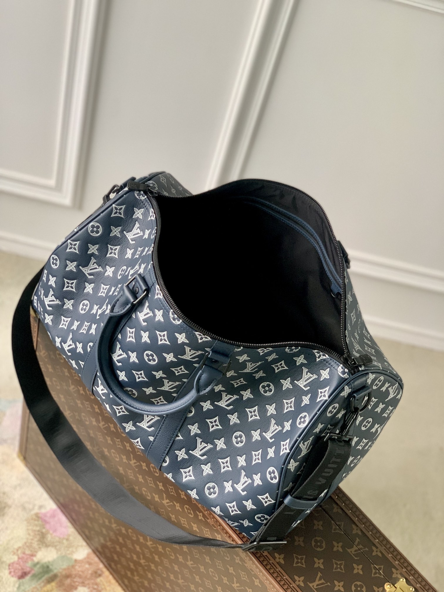 LV Keepall Bandoulière 50 19.7 x 11.4 x 9.1 inches