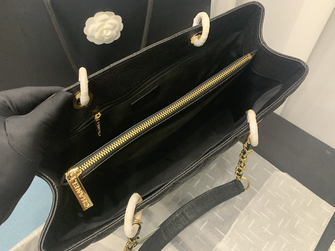 Ch*el gst caviar leather hardware 24x33x13cm