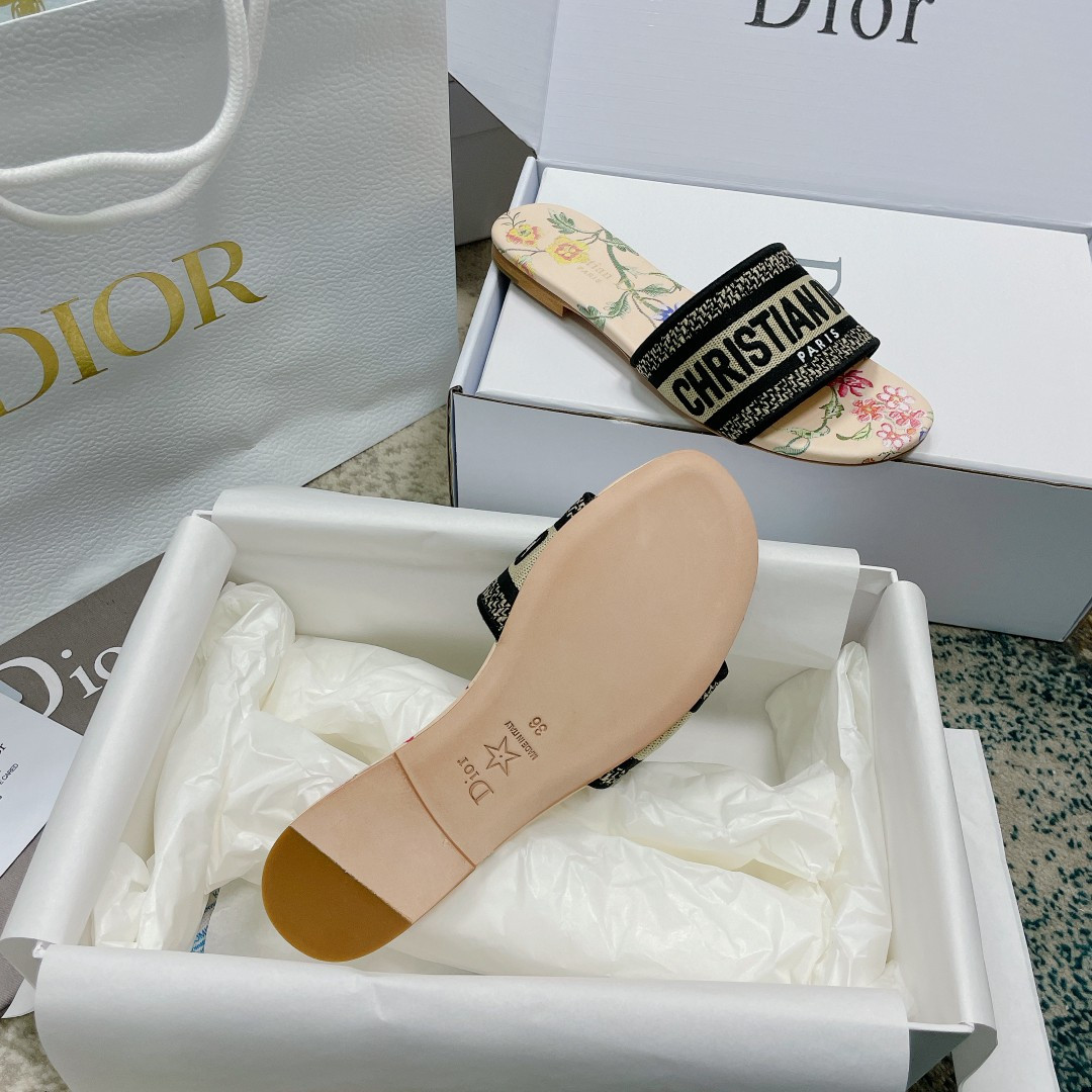 ua D*or dway slide