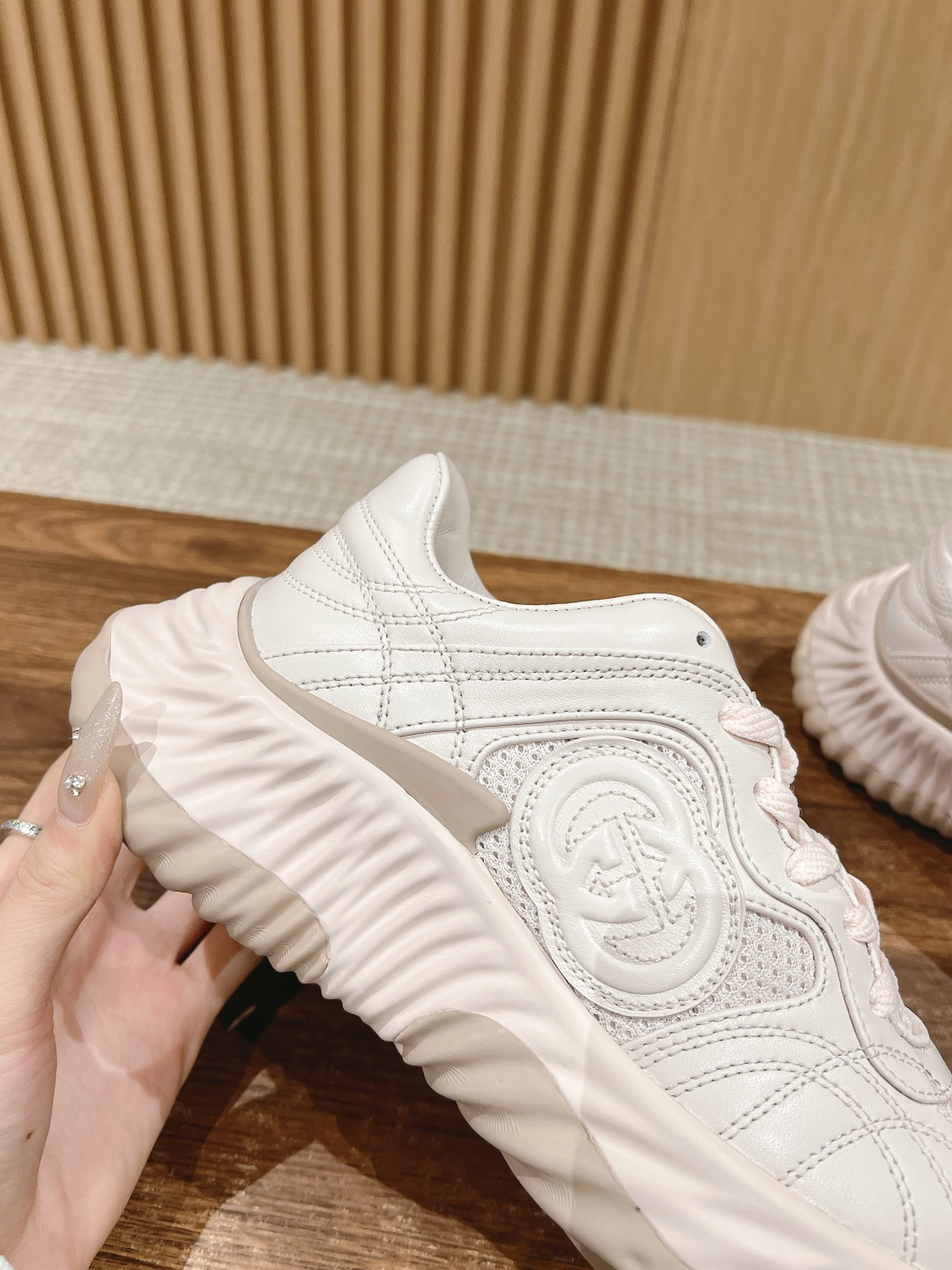 ua G*u*i ripple sneaker