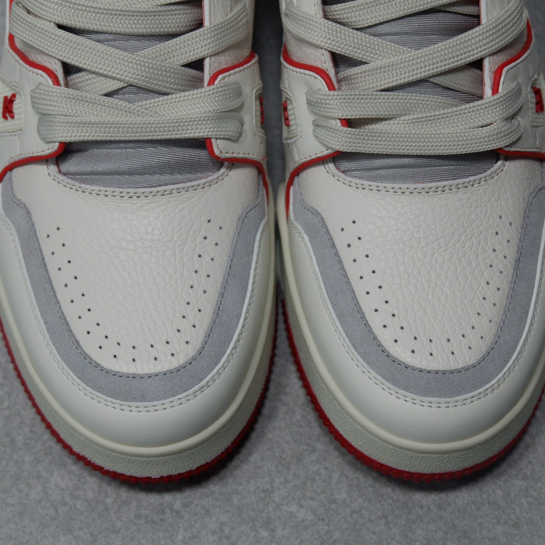 UA LV Trainer Sneaker
