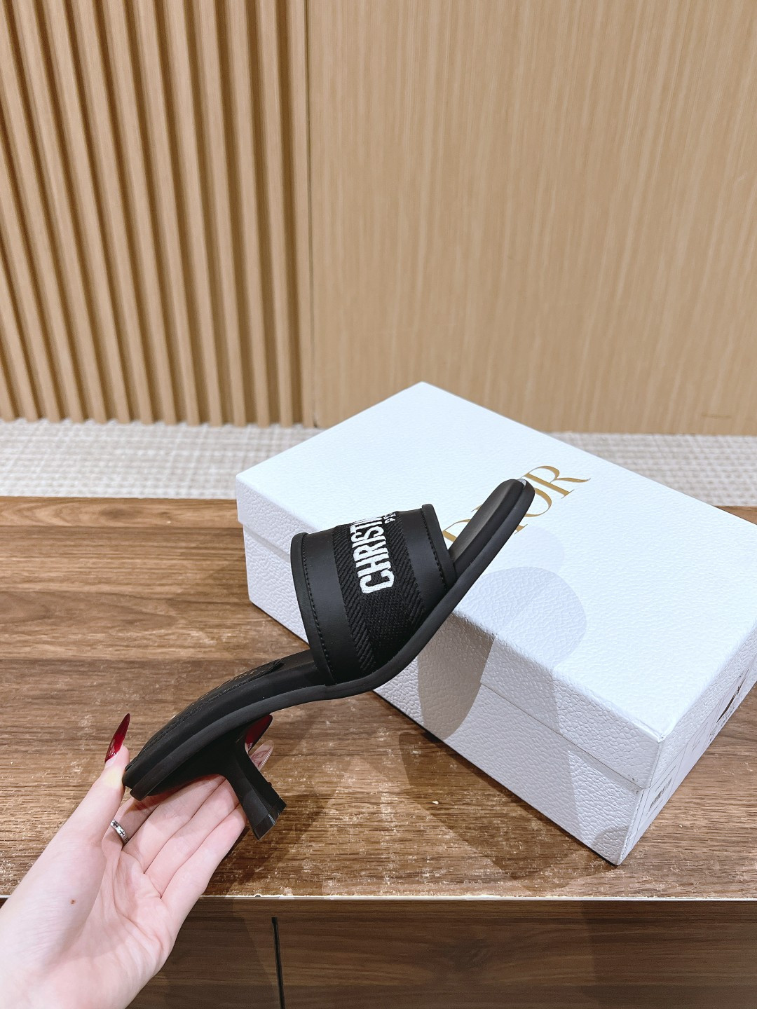 D*or dway heeled slide