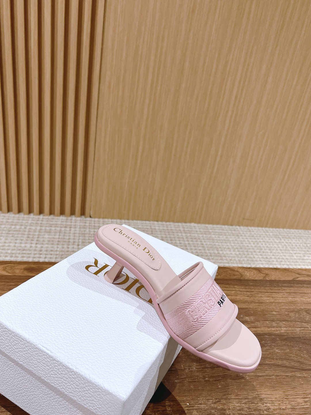D*or dway heeled slide