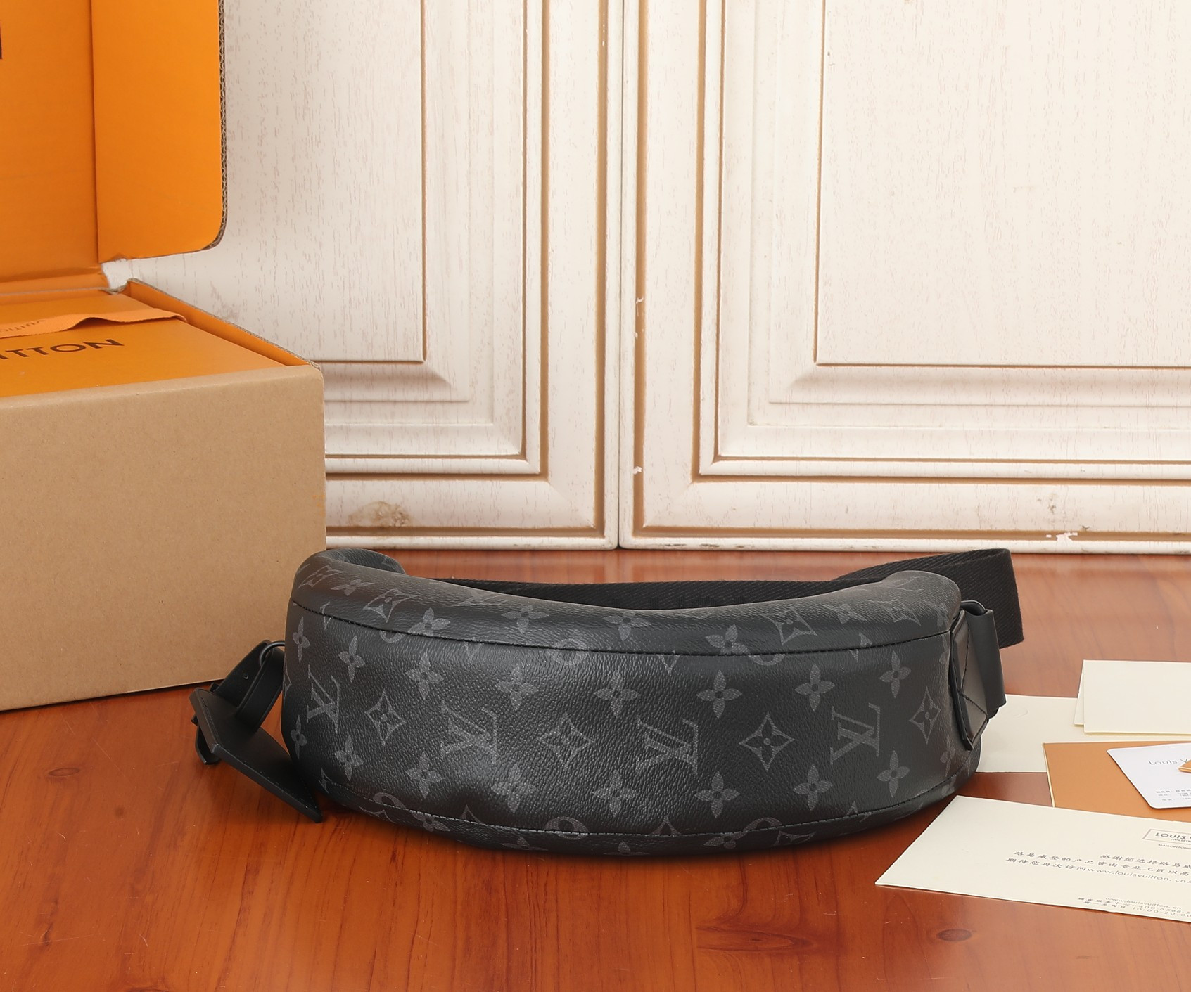 LV Hamac Bag PM M47158 11.2 x 5.9 x 3.1 in