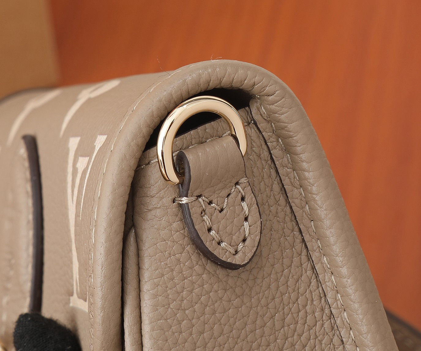LV Nano Diane  M83300 7.5 x 4.1 x 2.4 in