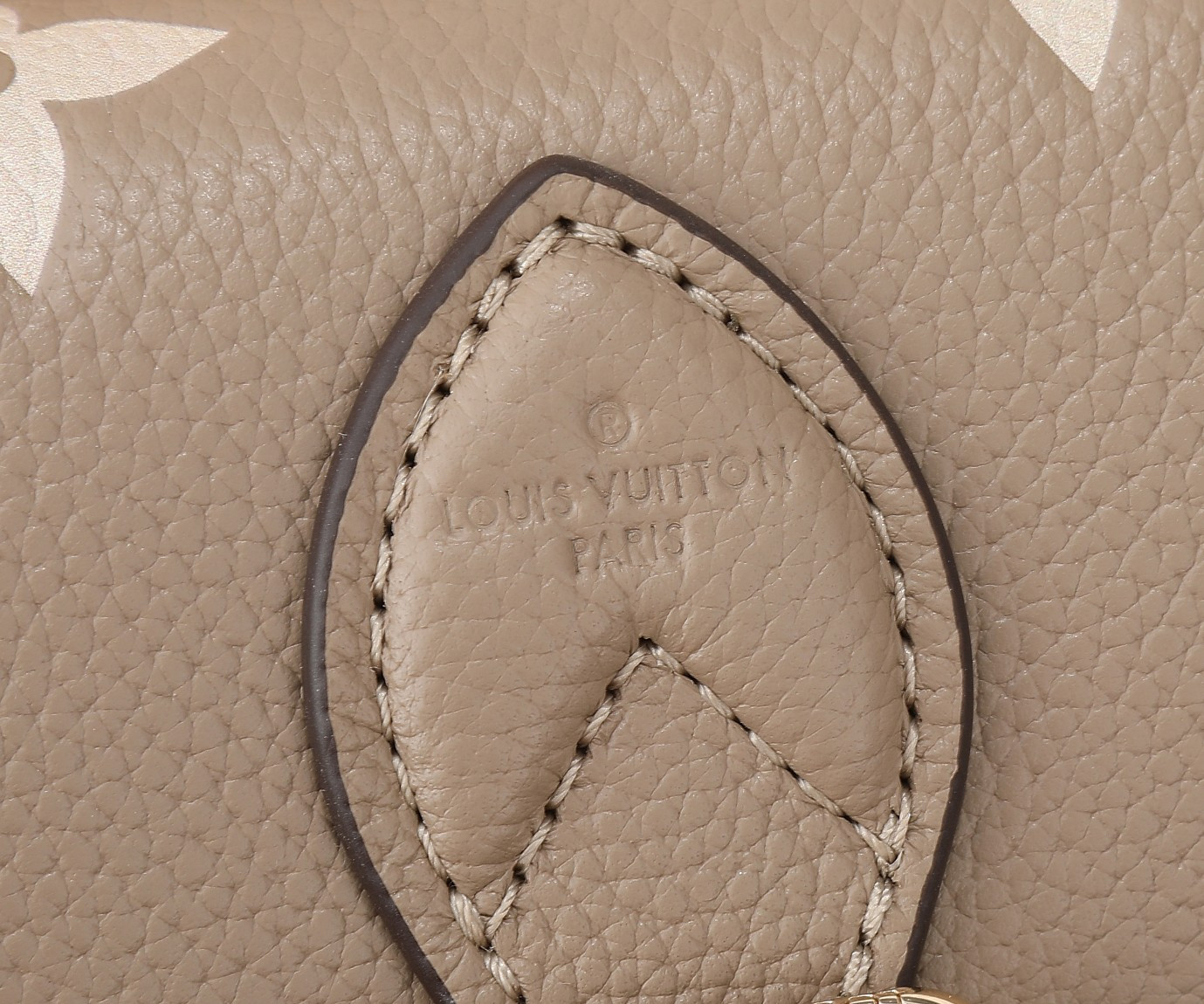 LV Nano Diane  M83300 7.5 x 4.1 x 2.4 in