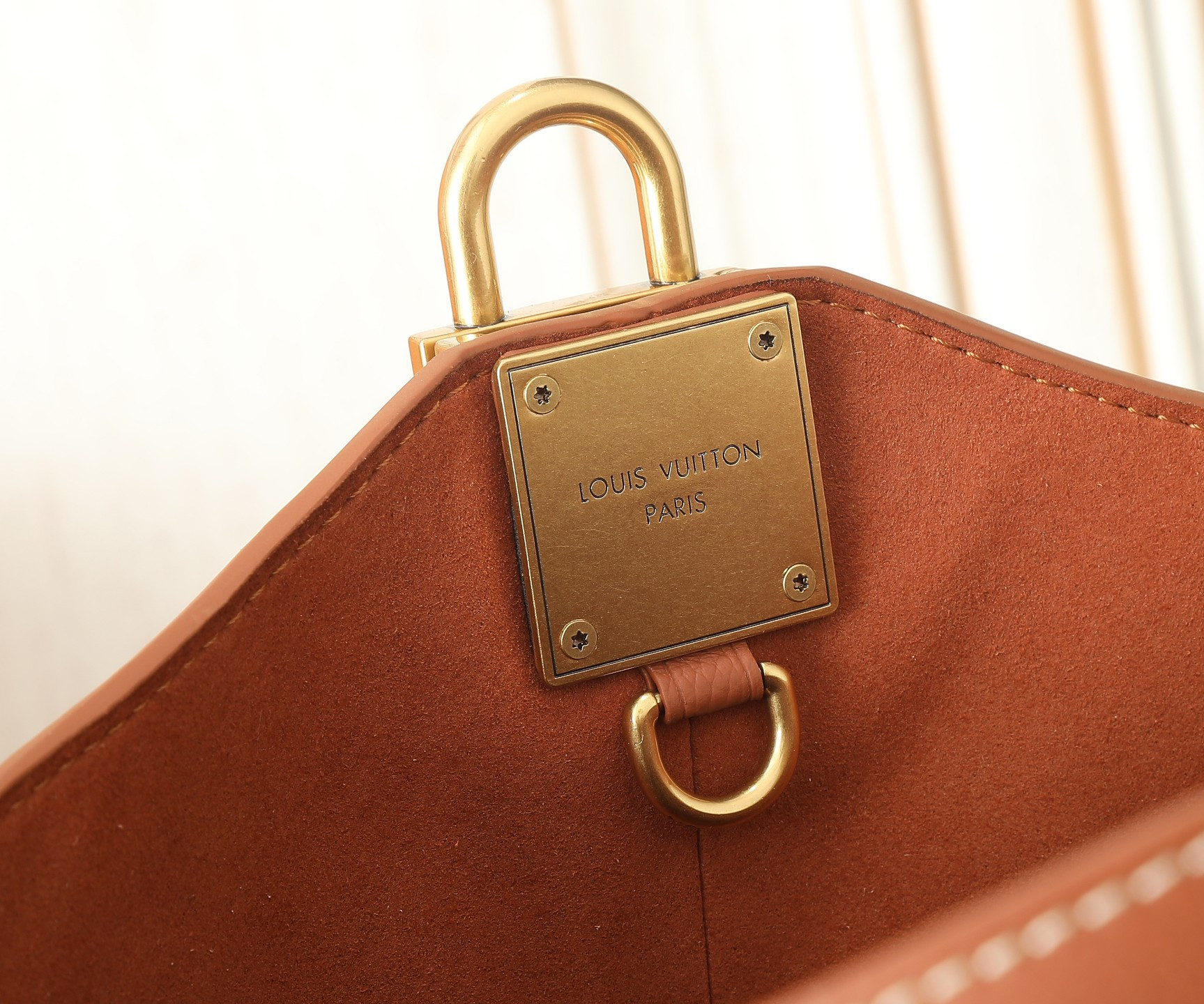 LV Low Key Hobo MM M25354 12.2 x 13.8 x 7.1 in