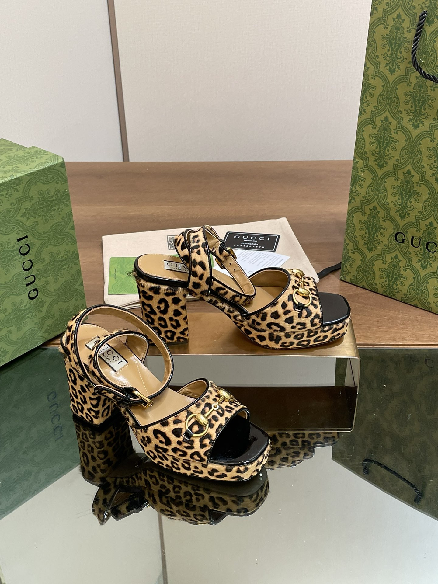 ua G*u*i horsebit platform sandal