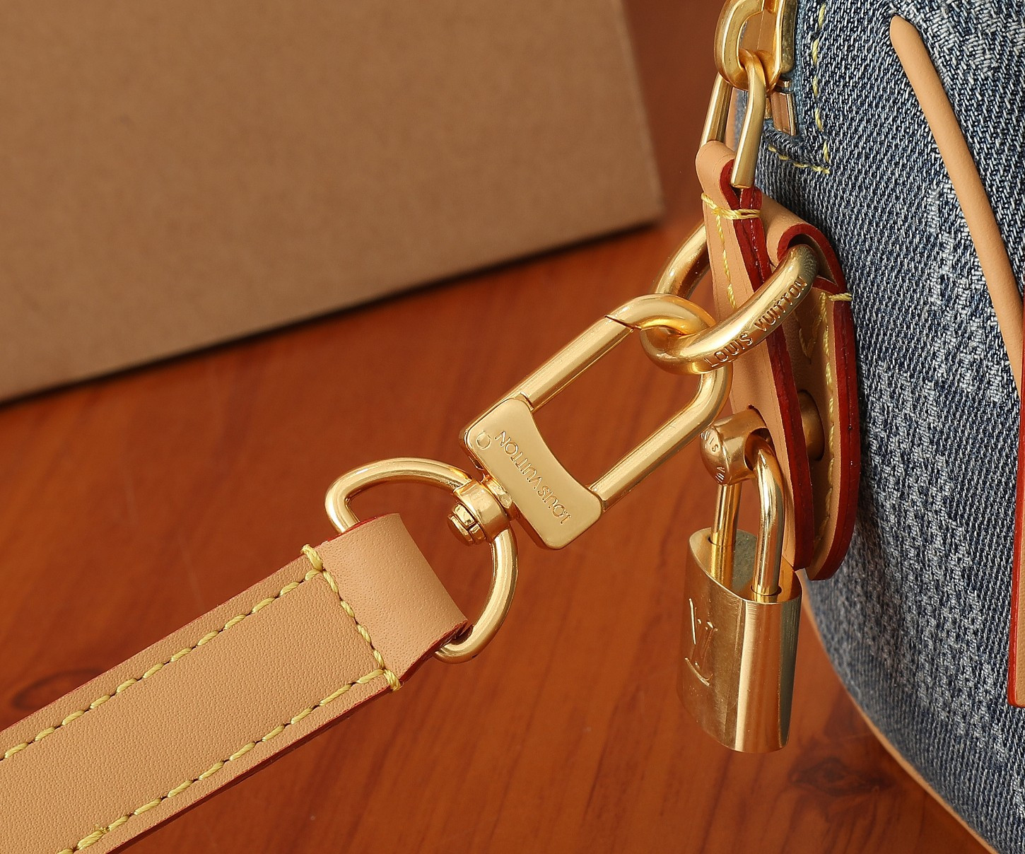 LV Speedy 18 Bandoulière N40682 7.1 x 4.7 x 3.9 inches