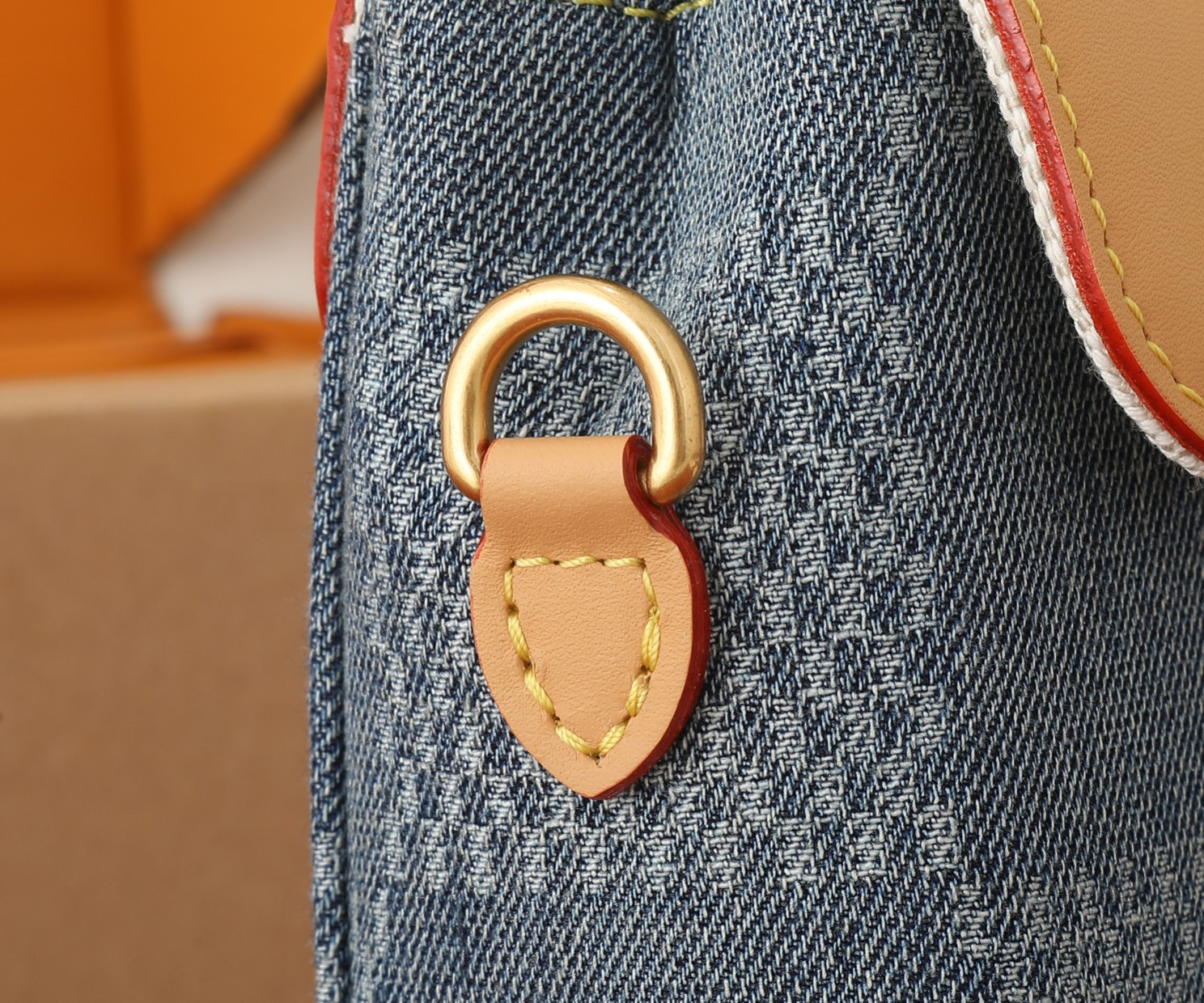 LV Nano Steamer N40751 5.9 x 7.1 x 2.8 inches