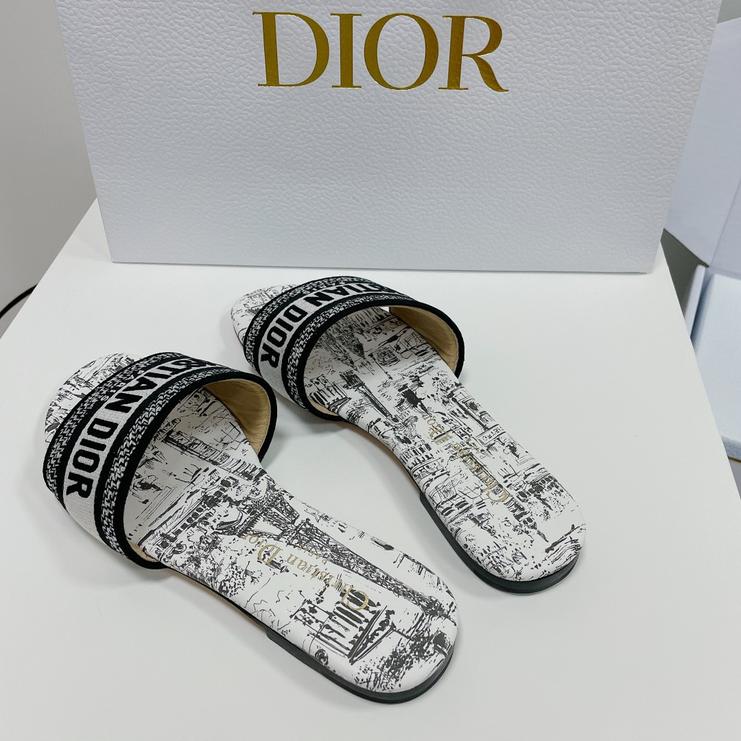 ua D*or dway slide