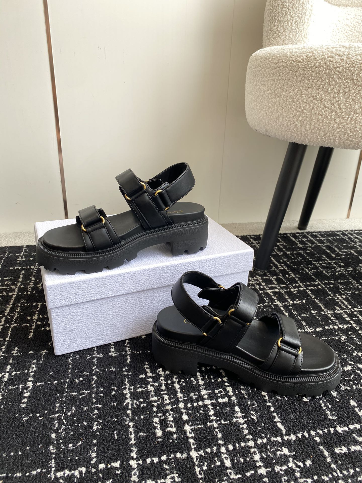 ua D*oract platform sandal black