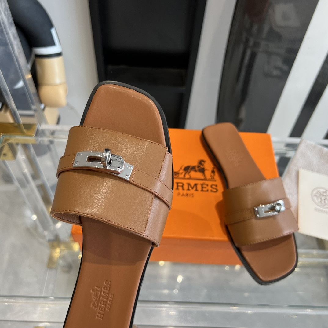 ua H**mes giulia sandal