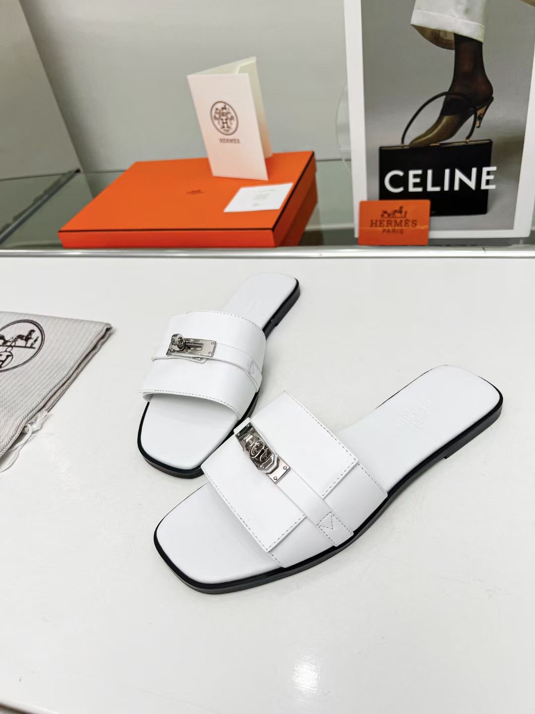 ua H**mes giulia sandal