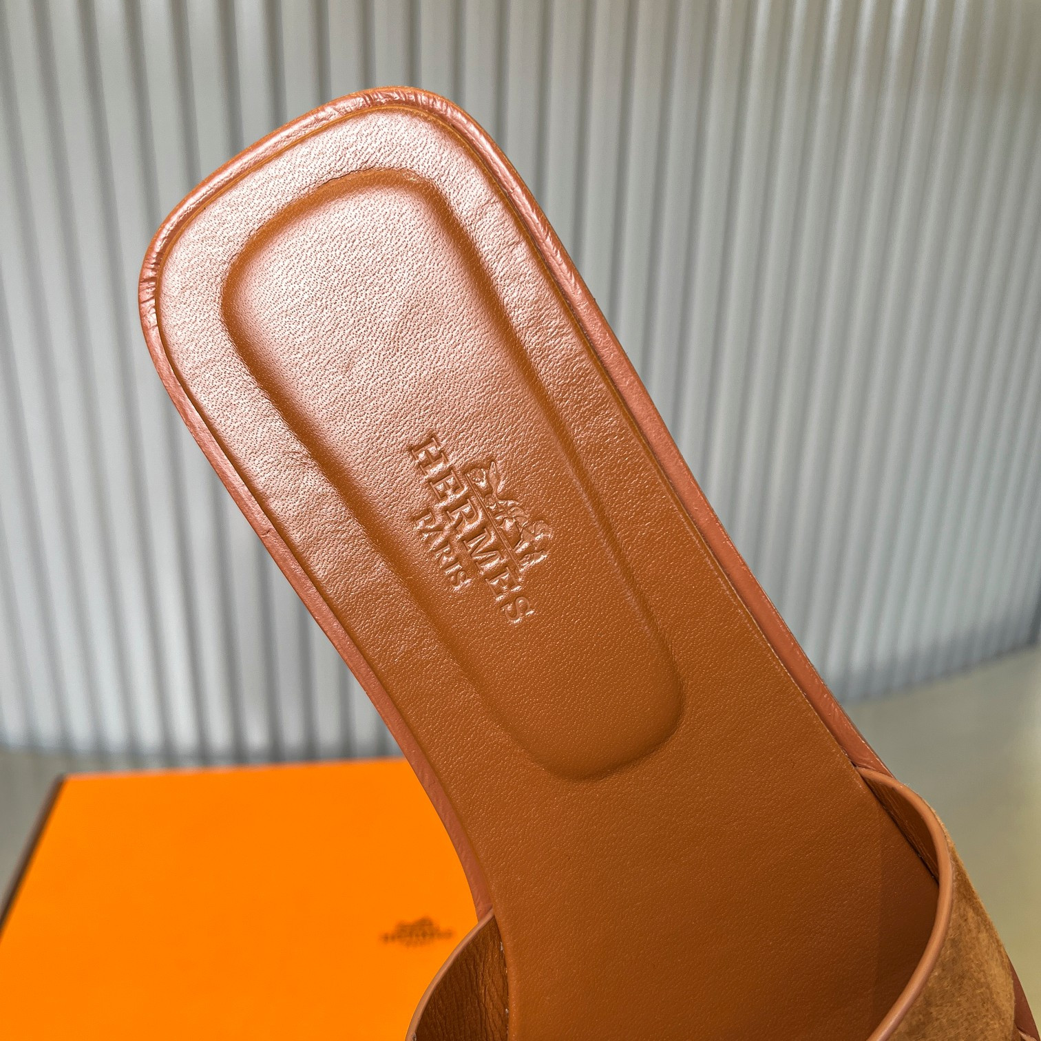 ua H**mes oran sandal