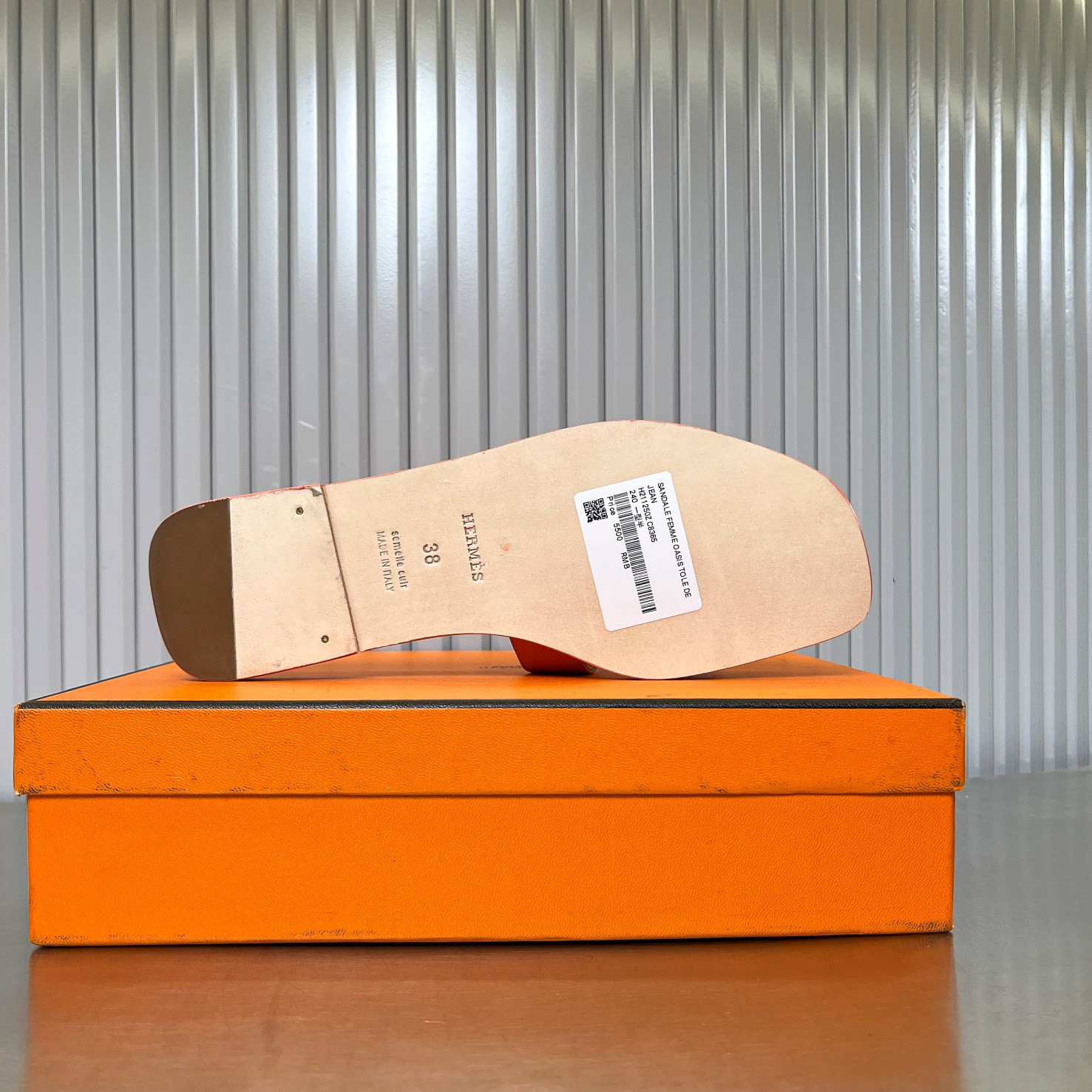 ua H**mes oran sandal