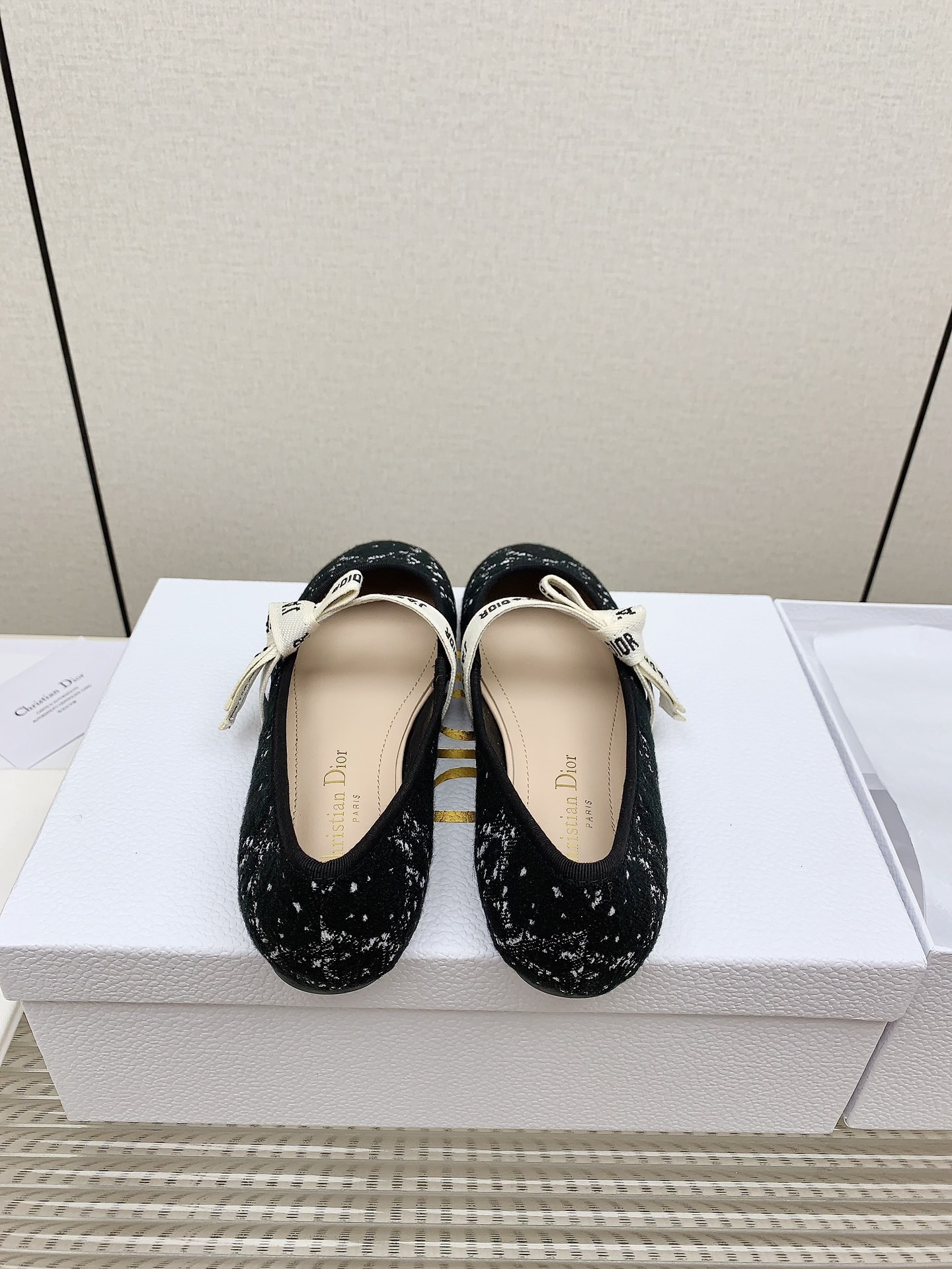 ua D*or ballet flat