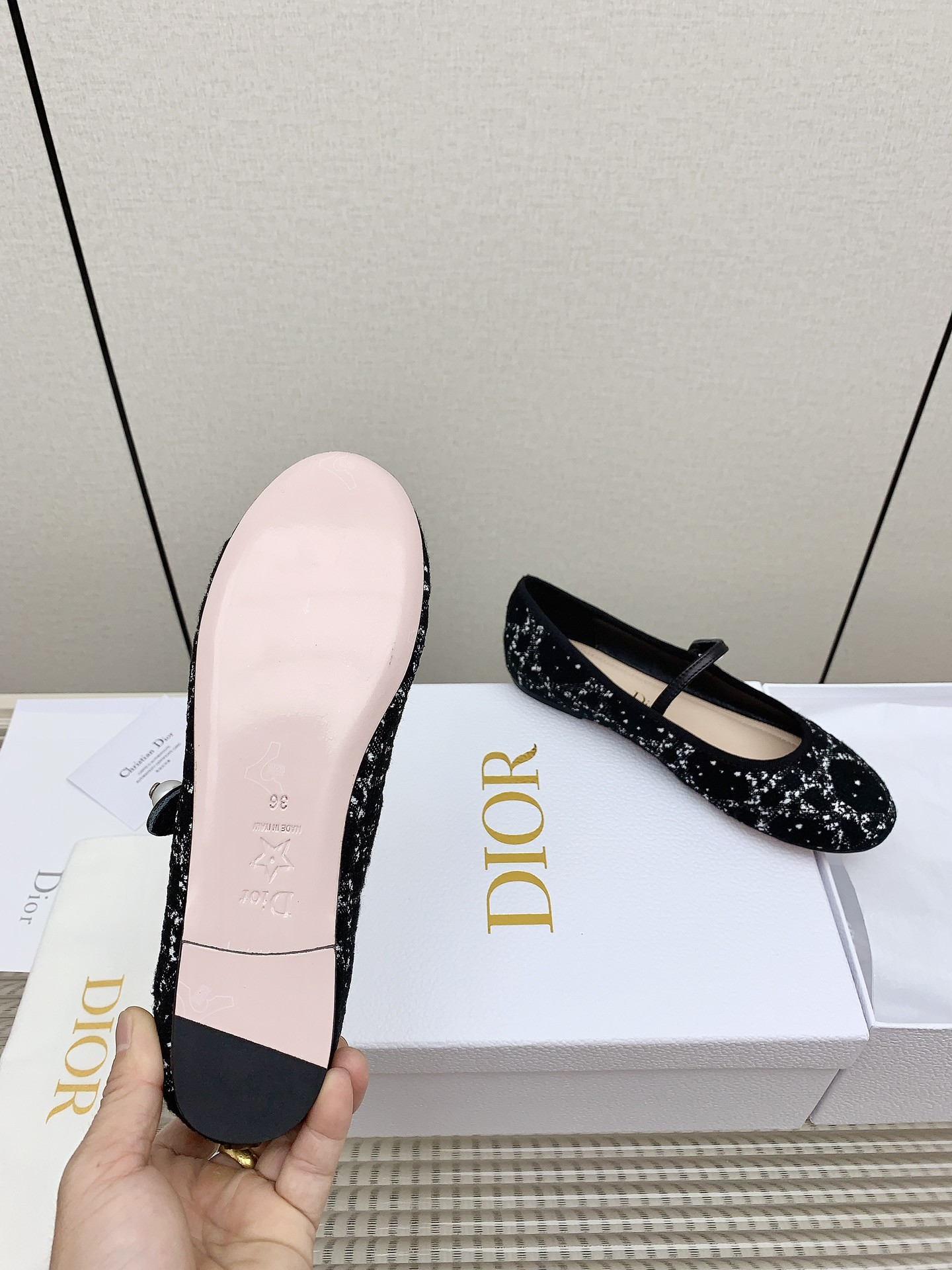 ua D*or ballet flat