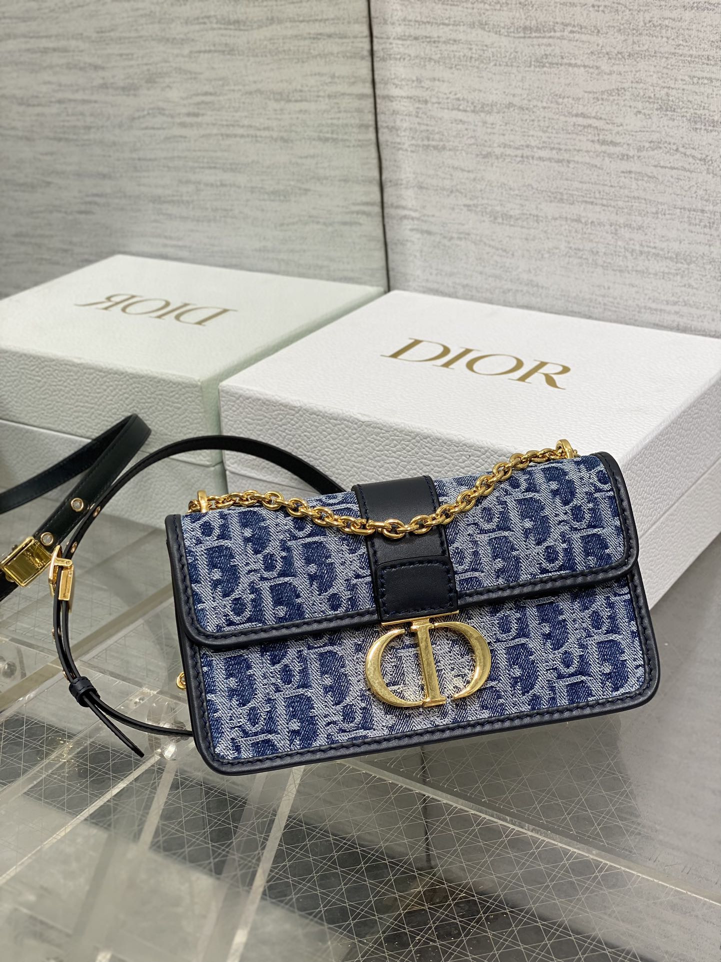 d*or 30 montaigne east-west bag with chain blue De*1m d*or oblique jacquard 21 x 12 x 6 cm