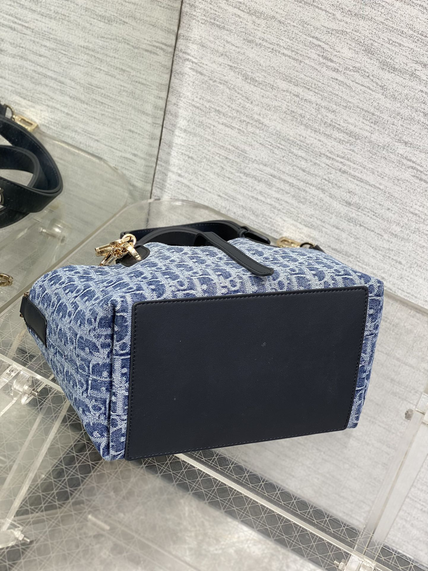 small d*or toujours bag blue De*1m d*or oblique jacquard 23 x15 x15cm