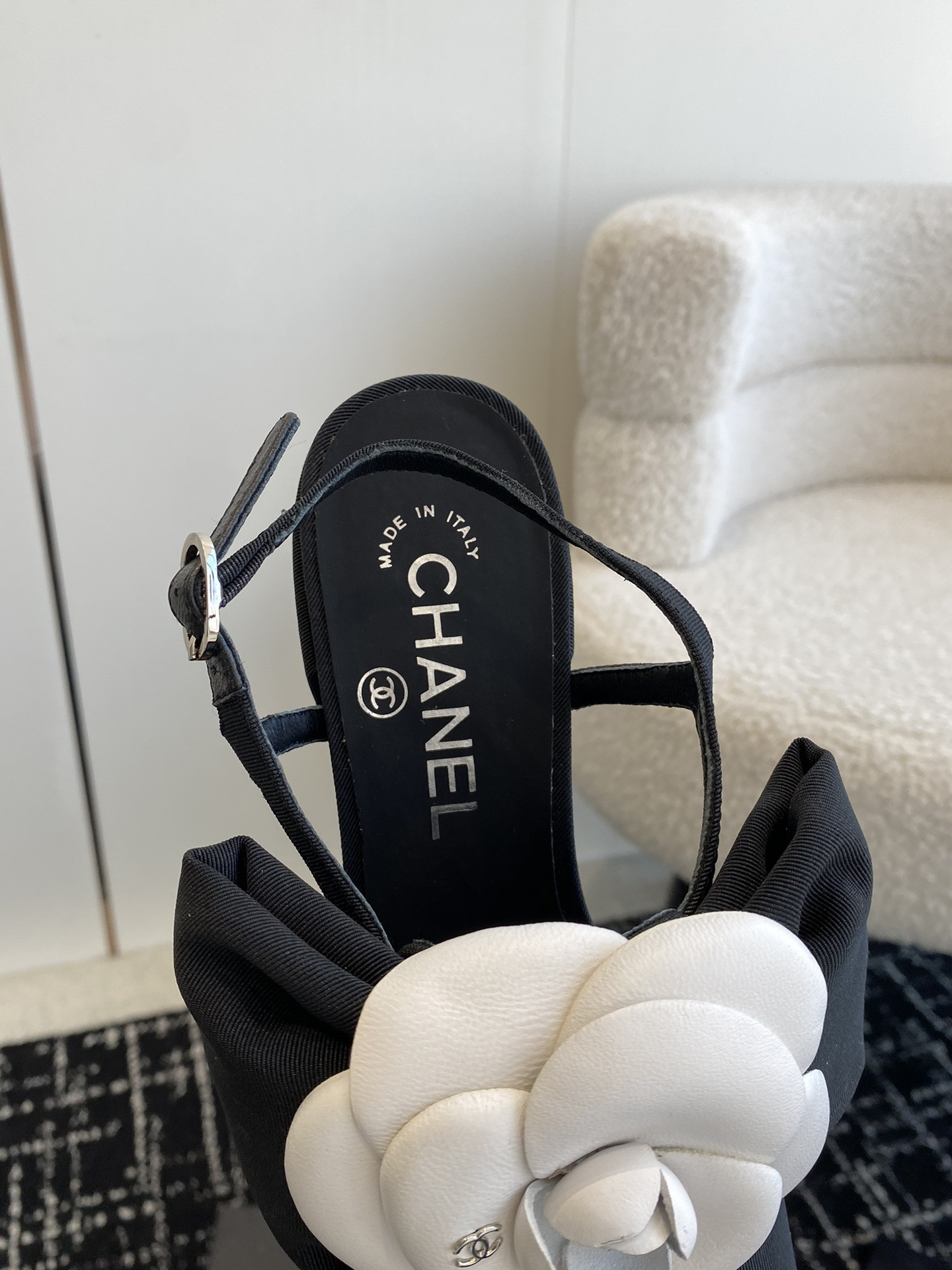 ua Ch*el slingbacks